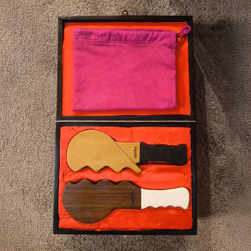 DUO BROKEN HEART ET BOITE DE PRÉSENTATION (IPÉ ET GARAPA)