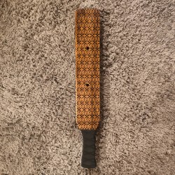 L'ÉLÉGANT PATERN VAMPIRE (MUIRACATIARA)