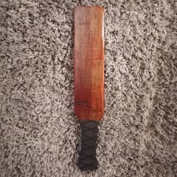 L'ÉLÉGANT STANDARD (PADOUK)