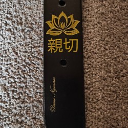 DAME NYMERIA (STANDARD À CLOUS AVEC BOITE DE PRÉSENTATION)