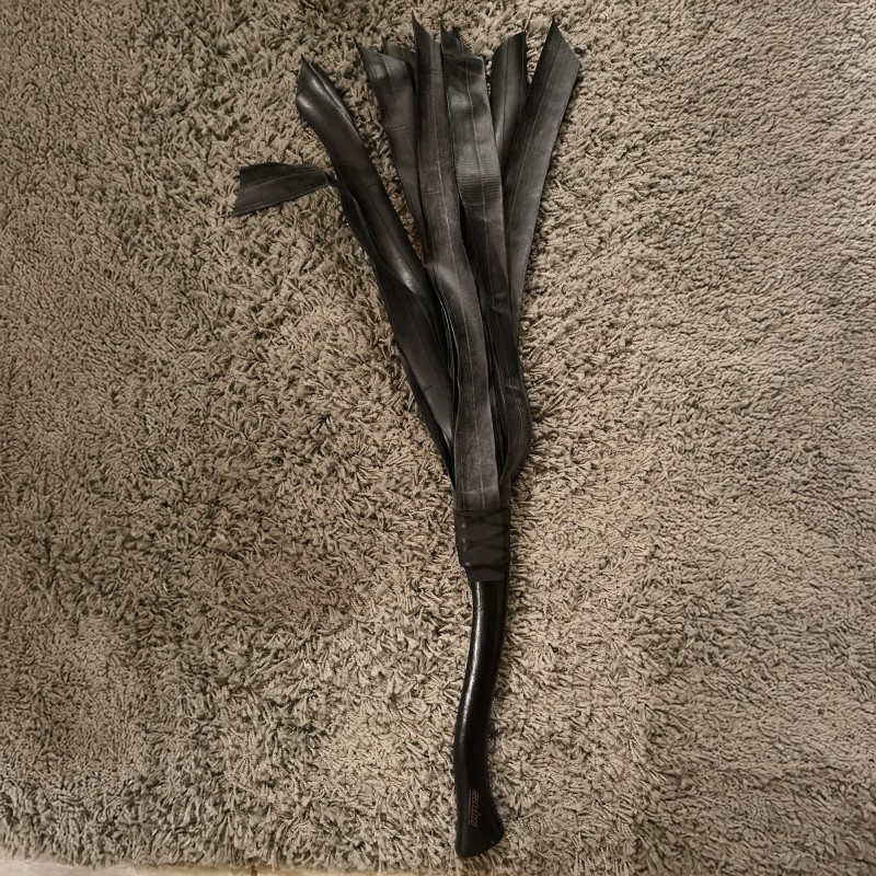 FLOGGER CAOUTCHOUC (NOIR)