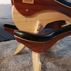 BANC A FESSÉE "LA SAUTERELLE" NOIR