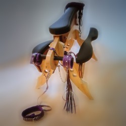 BANC A FESSÉE "LA SAUTERELLE" NOIR