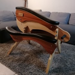 BANC A FESSÉE "LA SAUTERELLE" NOIR