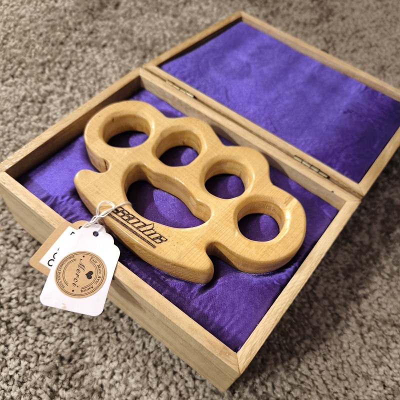 POING AMERICAIN  AVEC SA BOITE DE PRÉSENTATION (BAMBOU)