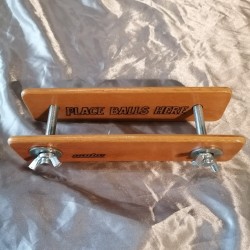 PRESSE À TESTICULES